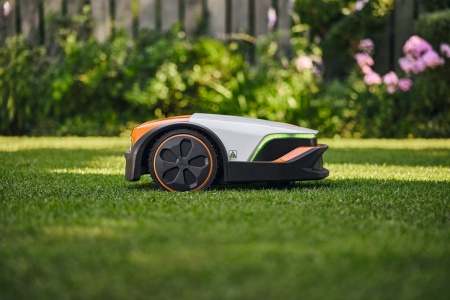 IMOW 5 ROBOT TONDEUSE STIHL